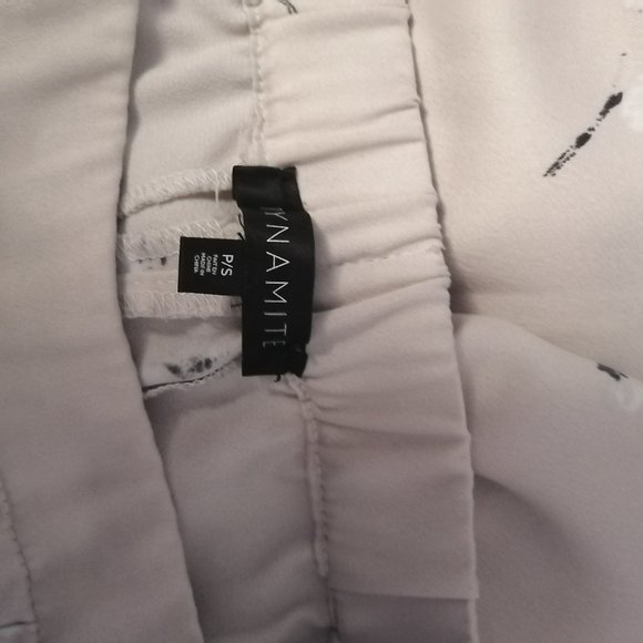 Dynamite Floral Pants - Picture 4 of 6